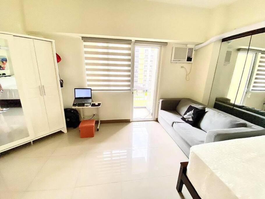 Field Residences Paranaque City Exterior photo